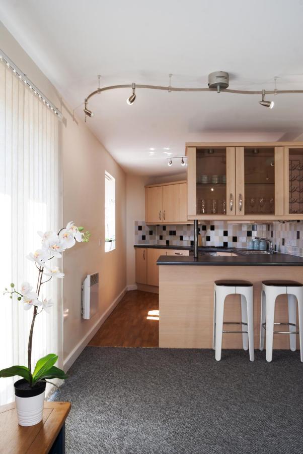 Chestnut Contractor Stays Wellingborough Exterior foto