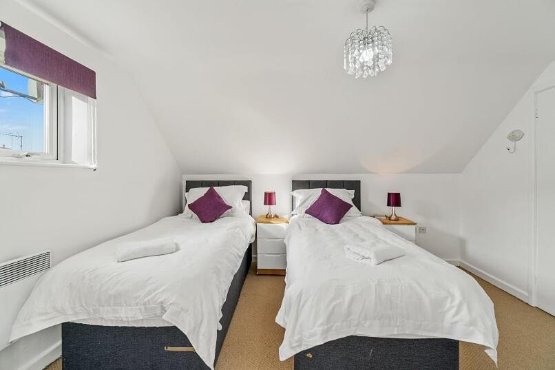 Chestnut Contractor Stays Wellingborough Zimmer foto